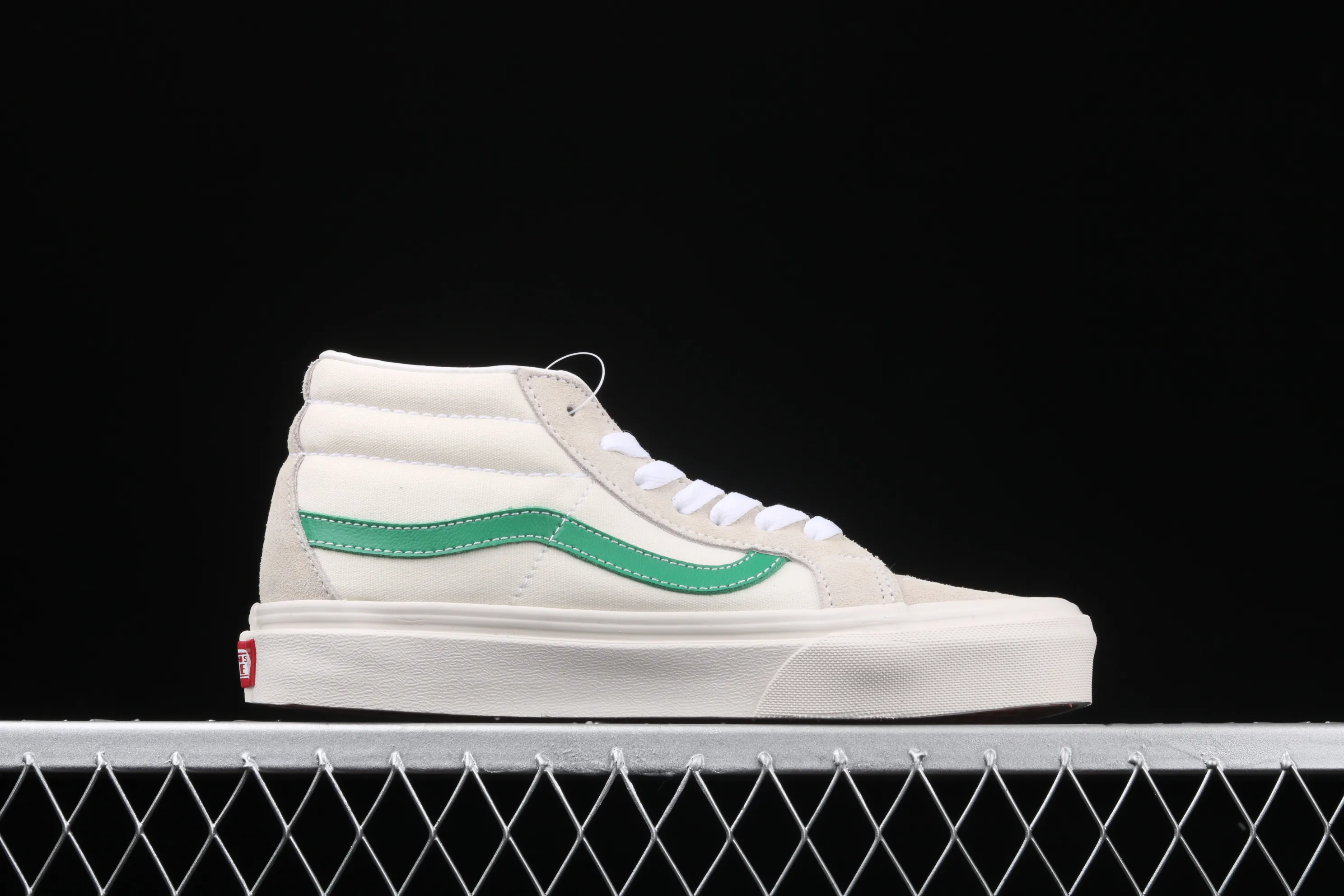 All categories Vans Vans series Vans Mid Vans Sk8 Mid Reissue Vans mid-top VN0A391FTP0 One size too large